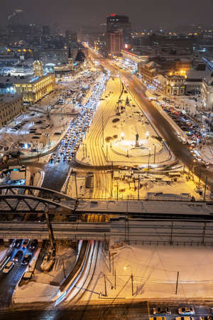 Leningradsky and Yaroslavsky railway stations, walking people and cars in trafficのeditorial素材