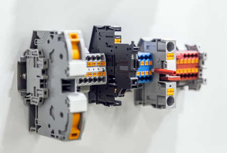 distribution terminals with push-in technology on a light