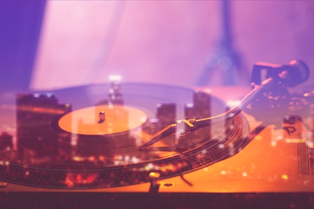 Close Up of Turntable Playing Vinylの写真素材