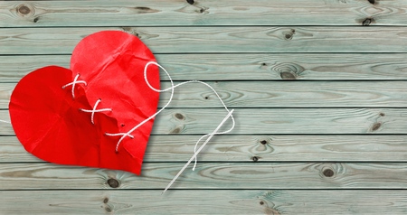 paper broken heartの写真素材