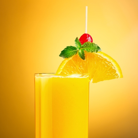 set of cocktails soft and long-drinks ind front of white backgroundの写真素材