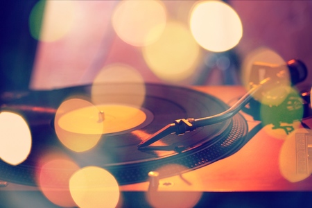 Close Up of Turntable Playing Vinylの写真素材