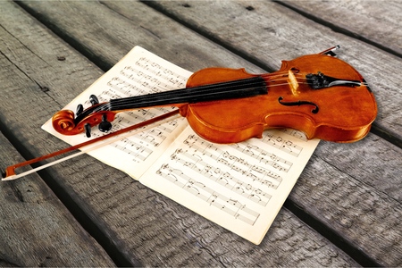 Photo Of Violin And Musical Notesの写真素材