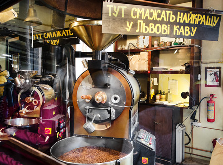 Manufacturing and grinding coffee. The museum a coffee  in Lviv. Ukraine.のeditorial素材