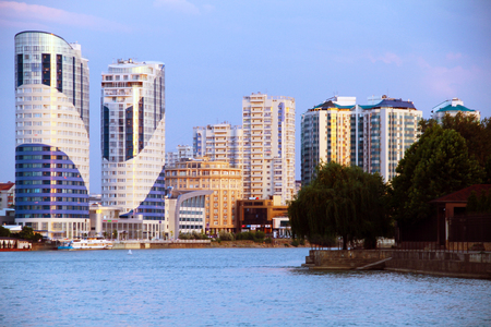 view of the evening city on the riverのeditorial素材