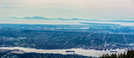 VANCOUVER, CANADA - May 21, 2017: A view from Grouce mountain, Vancouver British Columbia Canada on an overcast day.のeditorial素材