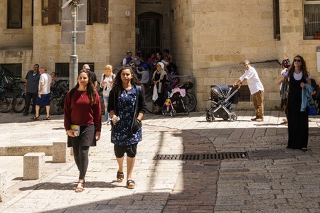 JERUSALEM, ISRAEL - April 2, 2018: People are going to the old part of Jerusalem at Pesach holiday.のeditorial素材