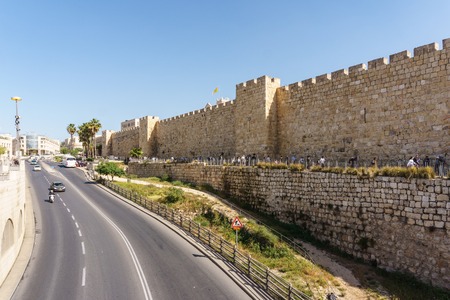 JERUSALEM, ISRAEL - April 2, 2018: People are going to the old part of Jerusalem at Pesach holiday.のeditorial素材