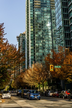 VANCOUVER, CANADA - September 25, 2018: City street in Downtown Vancouver evening time Bute Streetのeditorial素材