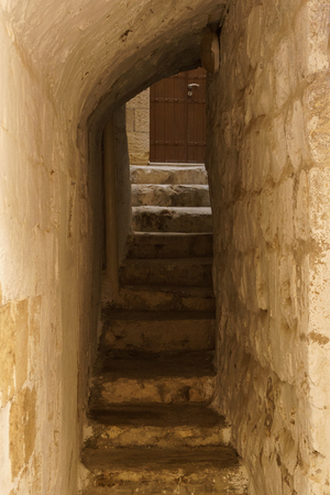 JERUSALEM, ISRAEL - April 2, 2018: On the narrow street of the old part of Jerusalemのeditorial素材