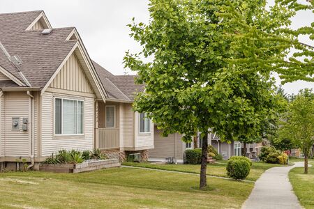 ABBOTSFORD, CANADA - MAY 29, 2019: street view of small town residential housing in spring timeのeditorial素材