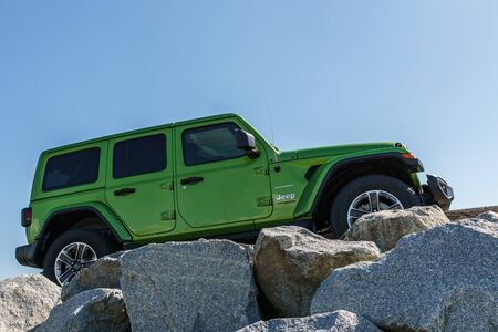 COQUITLAM, CANADA - MARCH 31, 2019: Coquitlam auto center Jeepのeditorial素材