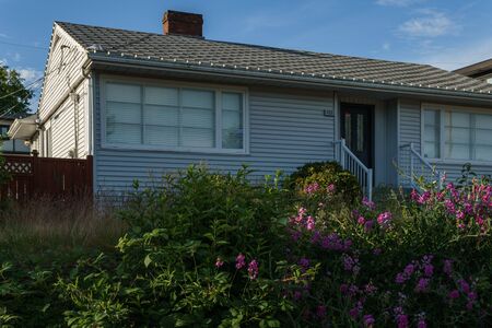 BURNABY, CANADA - JUNE 12, 2019: street view of quiet neighborhood in big cityのeditorial素材