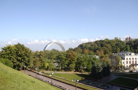 View on Kiev Arc of Nations Friendship from Vladimirskaya Hillの写真素材