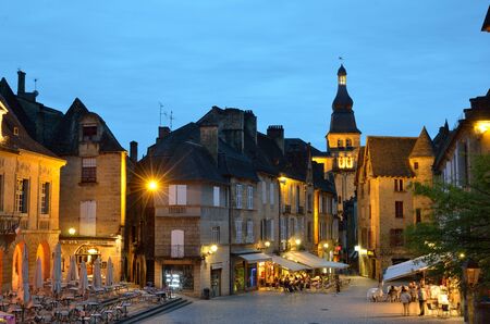 The square (Place du Peyrou) of the medieval town Sarlat-la-Caneda at the twilightのeditorial素材