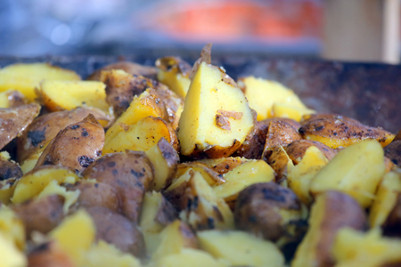 baked potato with the skin closeup
の写真素材