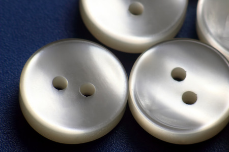 shiny buttons very close macro