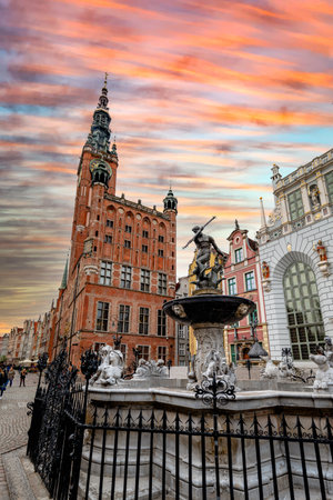 Sunset over the MotÅawa River in GdaÅskの写真素材