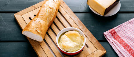 Onion soup baked with baguette and cheeseの写真素材