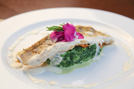 spinach with fish