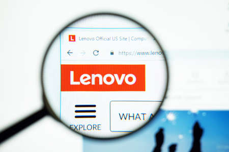 Los Angeles, California, USA - May 31 2020 : Official website of Lenovo . Homepage of firmのeditorial素材
