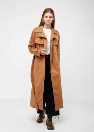 トレンチコートの写真 イラスト素材一覧 9 214件 ストックフォトのamanaimages Plus