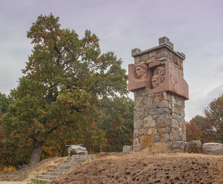 UKRAINE, BELAYA TSERKOV - October 4, 2016: Monument to Cossack leader Paly, after whom the mountain is named in the Park of Alexandria in Belaya Tserkov, Ukraineのeditorial素材