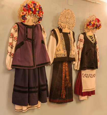 KIEV, UKRAINE- OKT.13,2017: 13 Okt.-1 Dec 2017 National folk wedding clothes at the exhibition "Wedding Ukraine" in the National Reserve "Sofia Kievskaya", Kiev, Ukraine.のeditorial素材
