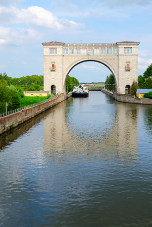UGLICH, RUSSIA - JULY 19, 2016: Navigable gateway of Uglich hydroelectric power stationのeditorial素材