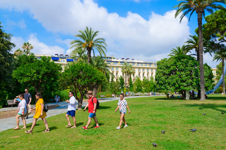 NICE, FRANCE - SEPTEMBER 15, 2018: Unknown people walk in gardens of Albert I, Nice, Cote d'Azur, Franceのeditorial素材