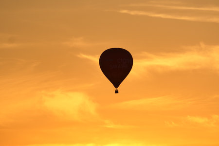 Nizhny Novgorod, Russia, 08.17.2023. Aeronautics Festival. City Day in Nizhny Novgorod 2023. Nizhny Novgorod 802 , the capital of sunsets. Balloons in the sky above the city. High quality photoのeditorial素材
