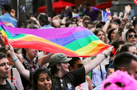 PARIS - JUNE 27: People take part in the Paris Gay Pride parade to support gay rights, on June 27, 2009 in Paris, France.のeditorial素材