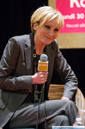 PARIS - MARCH 30: Patricia Kaas, French singer and the Eurovision Song Contest 2009 participant speaks on her new album 'Kabaret' and Eurovision on March 30, 2009 at FNAC Forum in Paris, Franceのeditorial素材