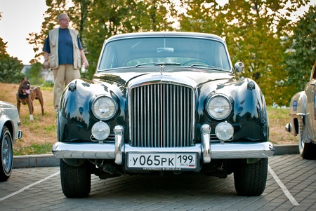 MOSCOW - JULY 31: Bentley Black Claccic on exhibition parking at an annual event the VI race of vintage cars 'Night Moscow Classic Rally'. July 31, 2010 in Moscow, Russiaのeditorial素材