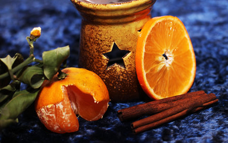 Oranges and cinnamon, Christmas mood, fresh fruit