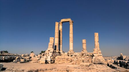 uined temple columns. Historic center and archaeological park in Amman. Roman civilization and its culture remains.の写真素材