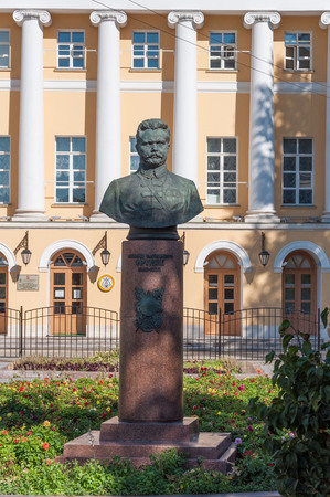 MOSCOW, RUSSIA - 21.09.2015. Frunze monument stands in front of the special music school Gnesin.のeditorial素材