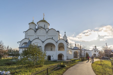 Suzdal, Russia -06.11.2015. Intercession Cathedral at St. Pokrovsky Monastery was built in the 16th century. Golden Ring Travelのeditorial素材