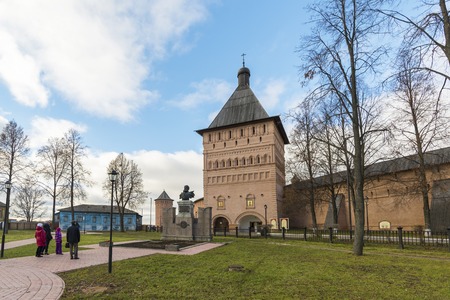 Suzdal, Russia -06.11.2015. Dmitry Pozharsky monument in the square in front St. Euthymius monastery at Suzdal was built 16th century. Golden Ring of Russia Travelのeditorial素材