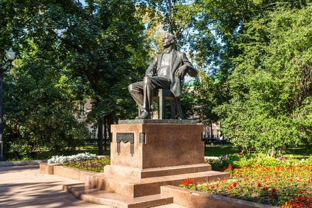 Moscow, Russia - August 31.2017. Monument to composer Rachmaninov on Strastnoy Boulevardのeditorial素材