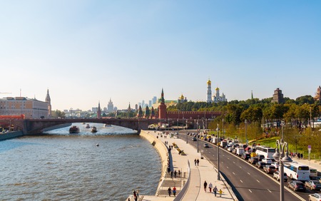 Moscow, Russia - September 23. 2017. a view of the Moskvoretskaya embankment and the Kremlinのeditorial素材