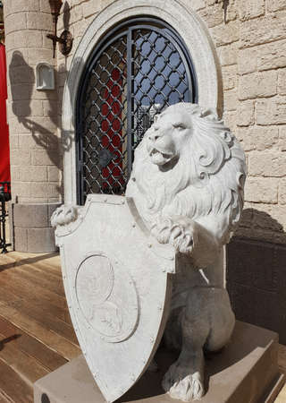 Moscow, Russia - Apr 18. 2020. Sculpture of lion at territory for the Moscow seasons festival - in Zelenogradのeditorial素材