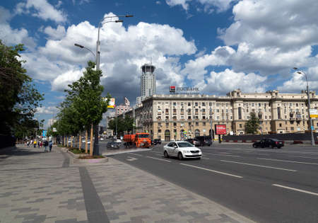 Moscow, Russia - Jan 2. 2019 Zatsepsky Val Street on Garden Ringのeditorial素材