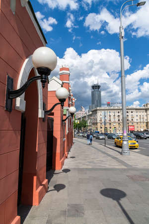 Moscow, Russia - Jan 2. 2019 Zatsepsky Val Street on Garden Ringのeditorial素材