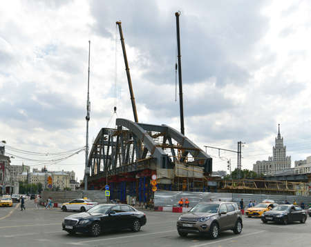 Moscow, Russia -06 Aug 2020. Construction of a railway bridge on Komsomolskaya squareのeditorial素材