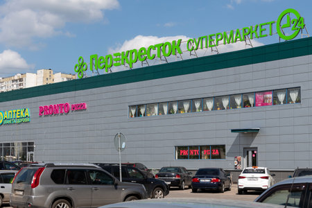 Moscow, Russia - May 19. 2021. Perekrestok - the largest grocery retailerのeditorial素材