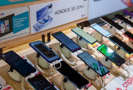 Moscow, Russia - Okt 15. 2021. Phone Honor in a Shop Mvideoのeditorial素材
