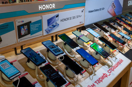 Moscow, Russia - Okt 15. 2021. Phone Honor in a Shop Mvideoのeditorial素材