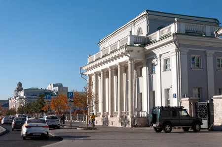 Moscow, Russia - Okt 15. 2021. Research Institute of an Emergency Medicine named after Sklifosovsky on Sadovaya-Spasskaya streetのeditorial素材
