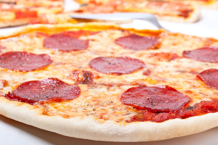 pepperoni pizza close-upの写真素材